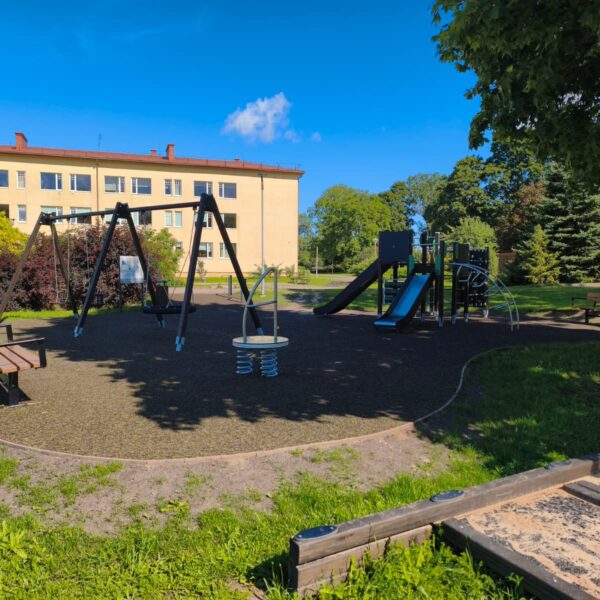 Alsungā, Rudbāržos un Kurmālē bērniem pieejami jauni rotaļu laukumi 